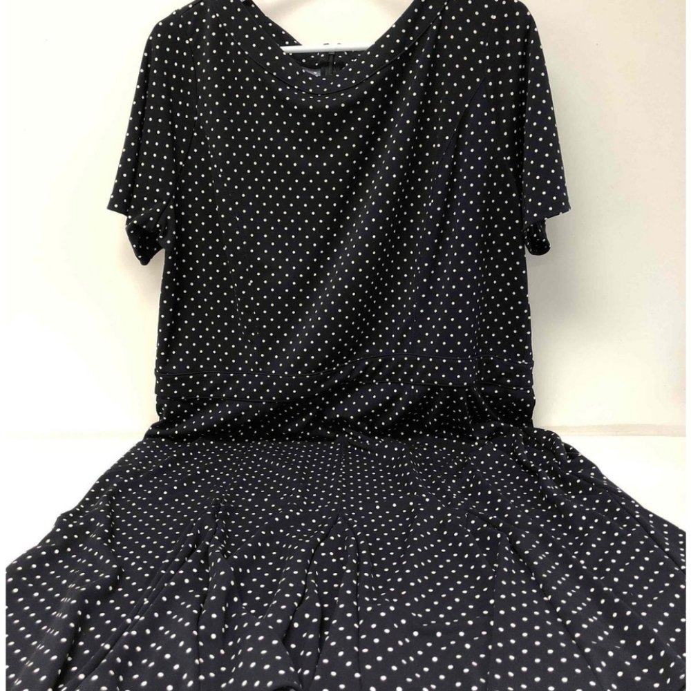 Beautiful Talbots Polka Dot Dress 👗